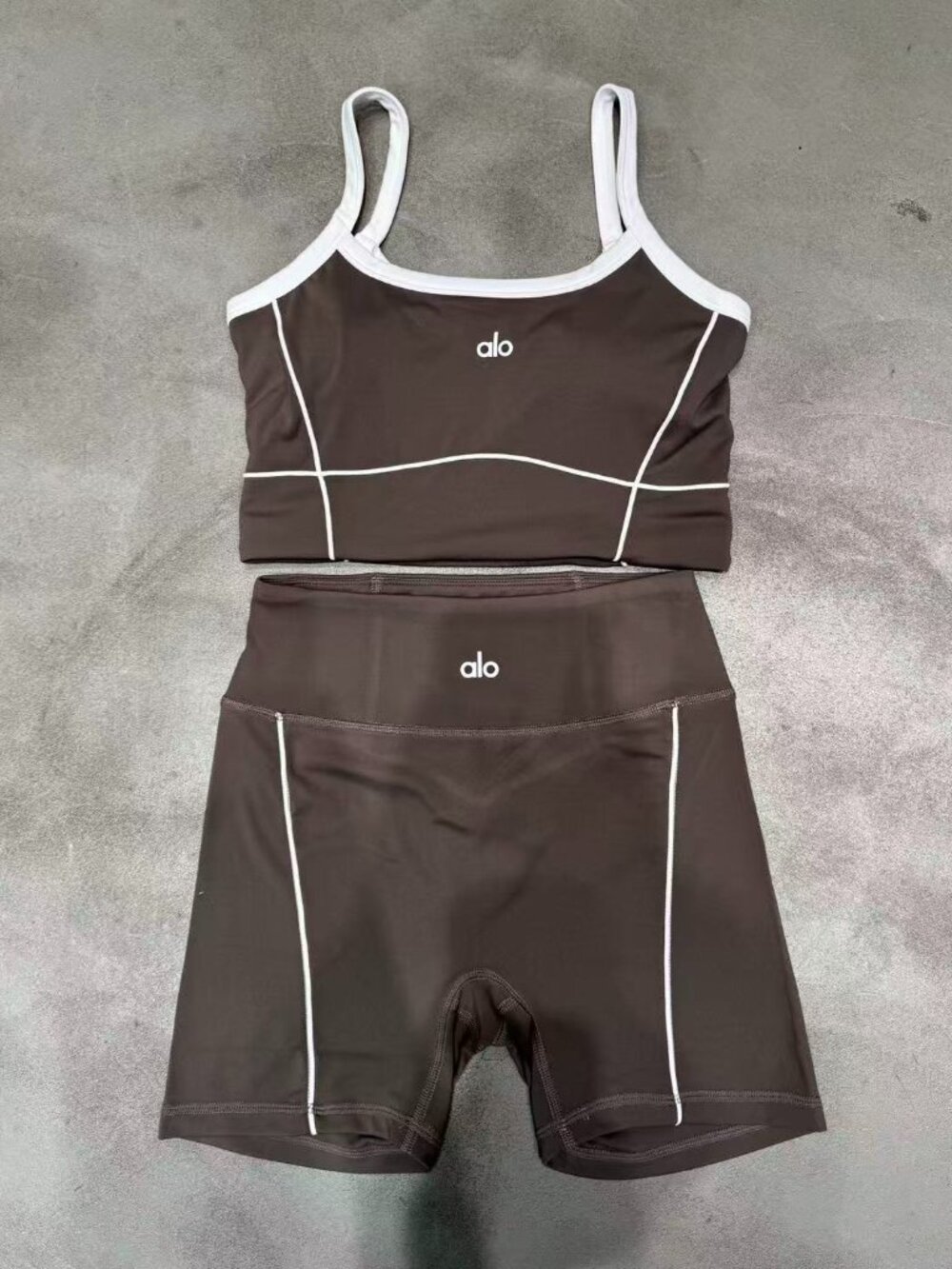 Alo Yoga Brown Yoga Set, Size S.